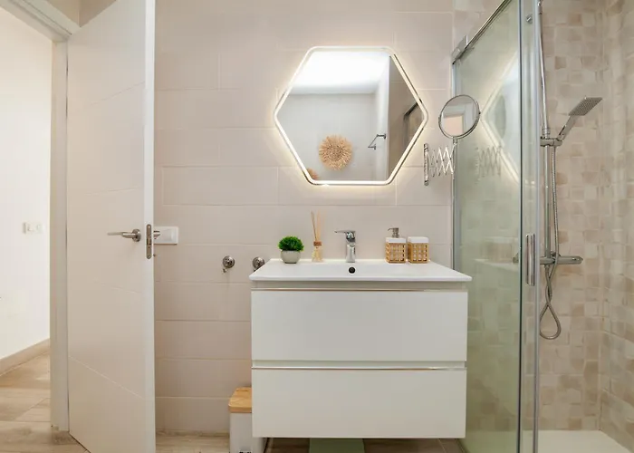 With Balcony - Sunny Holidays Tenerife Apartment