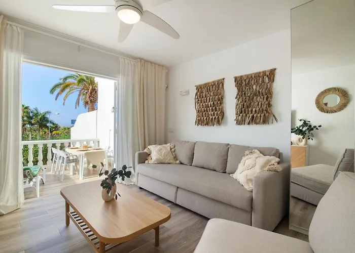 With Balcony - Sunny Holidays Tenerife Apartment *
